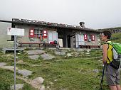 SALITA SUL MONTE MADONNINO MT. 2.512 CON FREDDO E TEMPO DA LUPI! 27 agosto 2010 - FOTOGALLERY